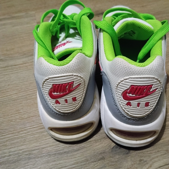 Nike - Picture 4 of 4